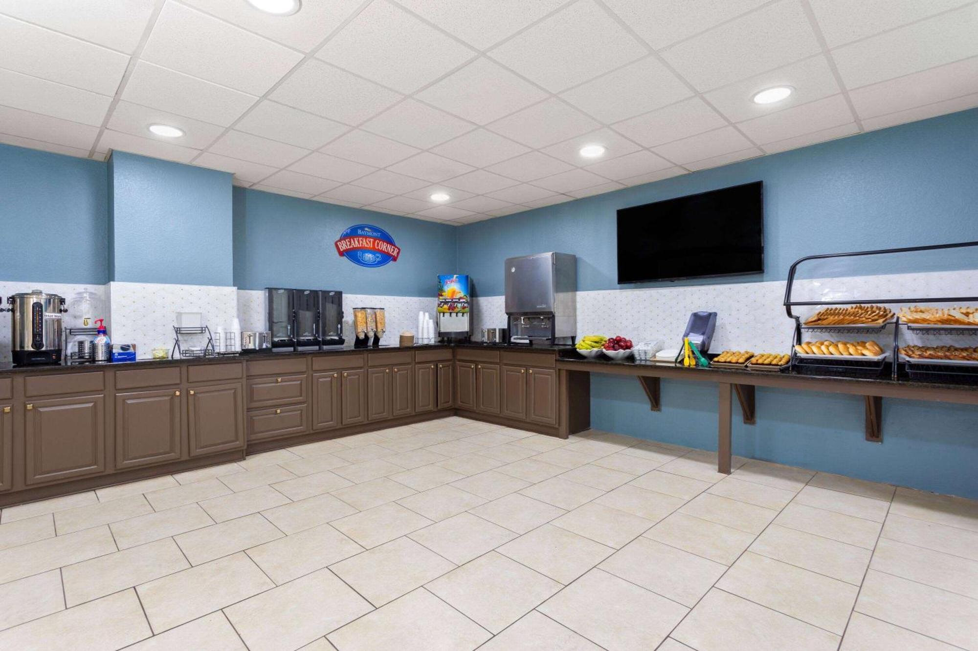 Baymont By Wyndham Orlando-International Dr-Universal Blvd Екстериор снимка